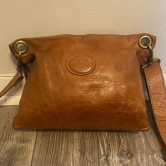 Roots Canada saddle & Rudsak Flap crossbody bags lot Unisex - Picture 7 of 17